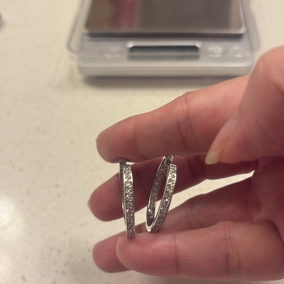 14k white gold diamonds earrings don’t know ct please see on ph - Picture 5 of 6